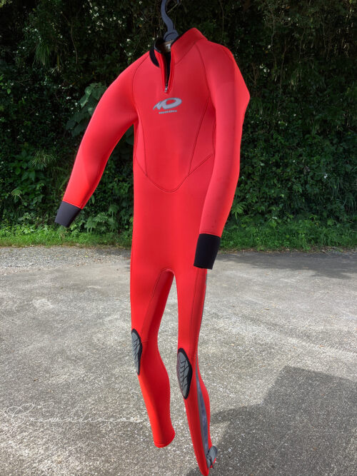 ワールドダイブの特注ウェットスーツ
