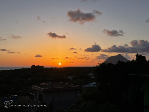八重根に落ちる夕日