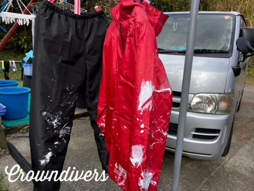 ペンキで汚れたヤッケ